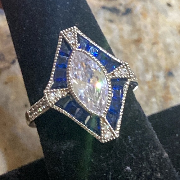 Blue & White Ring - Picture 5 of 14